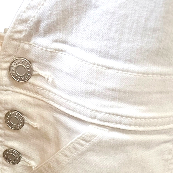 TORRID BRAND NEW Plus Size Lightweight White Denim Shorttall Jean Overall Shorts - Picture 7 of 16